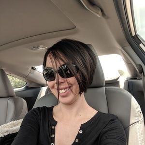 Meet your Posher, Aurea